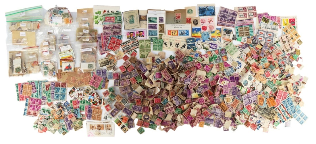 UNSEARCHED US & WORLD STAMP COLLECTION 2.4 LBS: Unsearched stamp collection. Gross weight 2.4 pounds. Sold as-is.