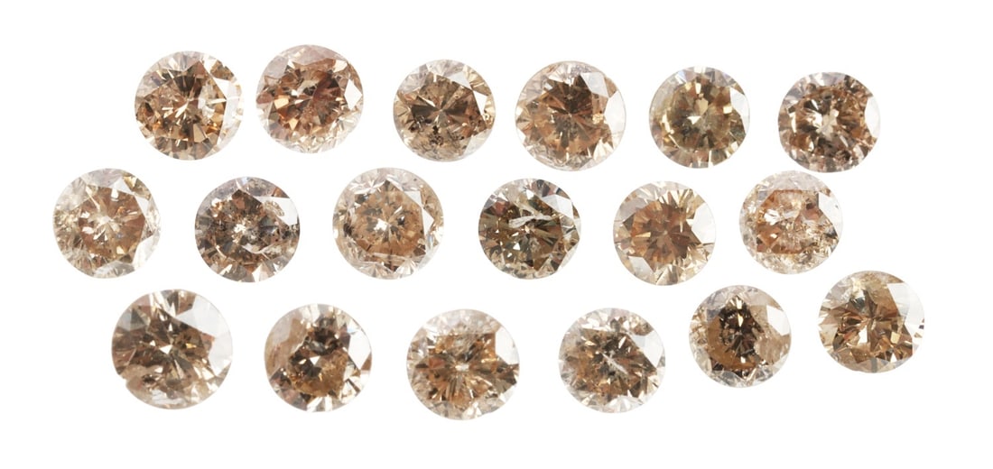 LOOSE RECLAIMED ROUND CUT DIAMONDS TCW 5.3: Loose reclaimed round cut diamonds. Stones were pulled from a gold bracelet and have been tested. Stone size range 0.385 ct - 0.285 ct. TCW is 5.32. This lot has a reserve.