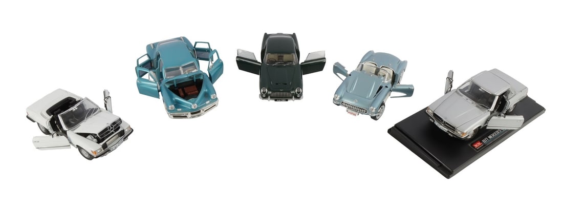 1/18 DIE CAST MODEL CAR COLLECTION AUTOART 5 PCS: Lot of five (5) 1/18 model cars by AUTOart, Road Signature and Sun Star.