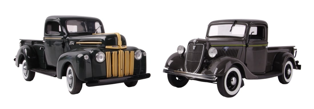 FORD TRUCK MODELS FROM DANBURY MINT LOT OF 2: Two Ford truck models, both from the Danbury Mint. One dated 1942 and the other 1935.