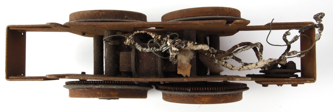 LIONEL MODEL TRAIN ENGINE NO. 38 - 6