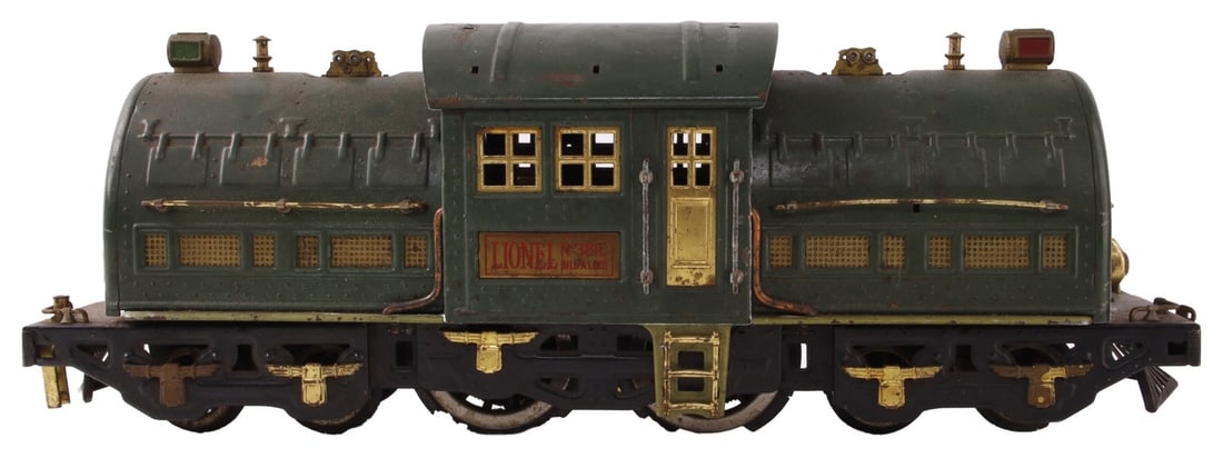 LIONEL MODEL TRAIN ENGINE NO. 381E: A Lionel model train engine, number 381E with green paint job.