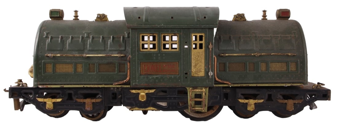 LIONEL MODEL TRAIN ENGINE NO. 381E - 3