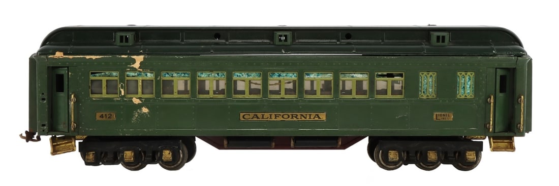 LIONEL MODEL TRAIN GREEN STATE CAR CALIFORNIA: A green 'state' car for Lionel model trains. Number 412, California. This lot has a reserve.