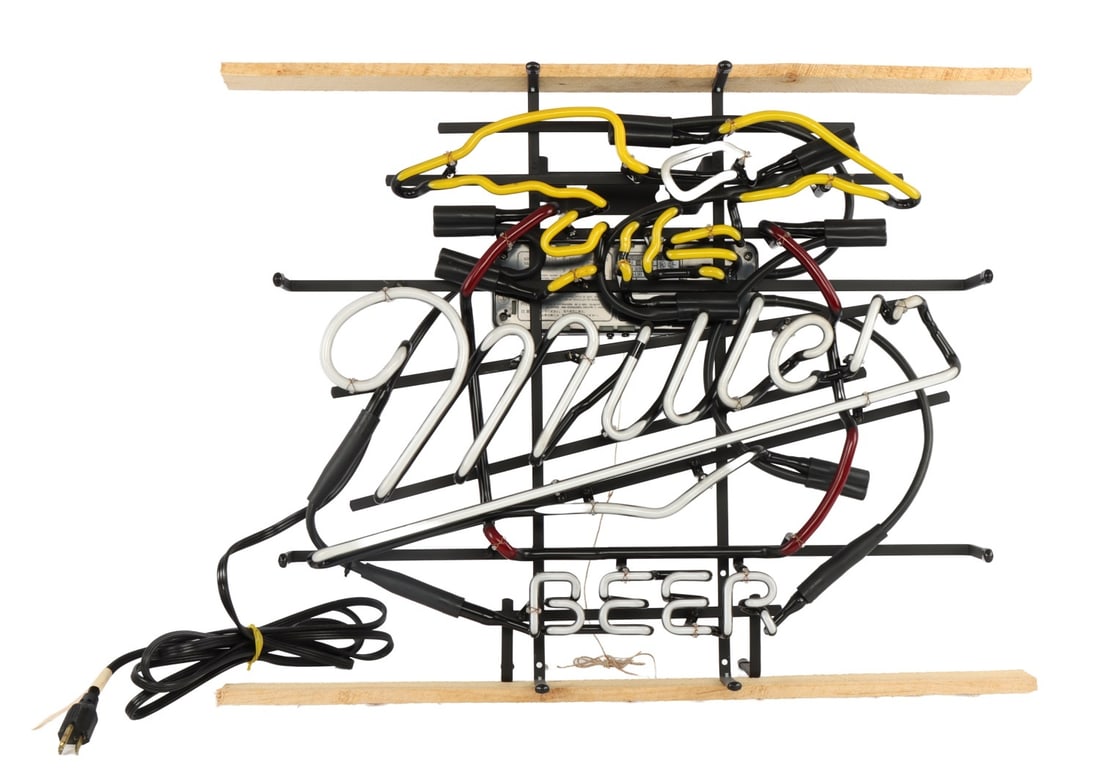 CLASSIC MILLER NEON EAGLE BEER SIGN - 2