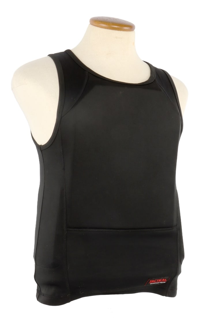 TACTICAL SCORPION GEAR CONCEALABLE IIIA BODY ARMOR: Tactical Scorpion Gear 014 Level IIIA Concealable Soft Armor Shirt, Size Medium. Includes two (2) 10x12 inch level IIIA flexible ballistic plates and two (2) 6x6 inch level IIIA side plates. Plates ma