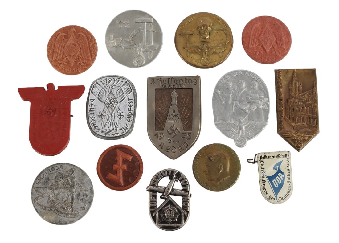 WWII GERMAN REICH COLLECTION OF TINNIES LOT OF 14: A collection of eight small items from the German Third Reich. Fourteen tinnies.