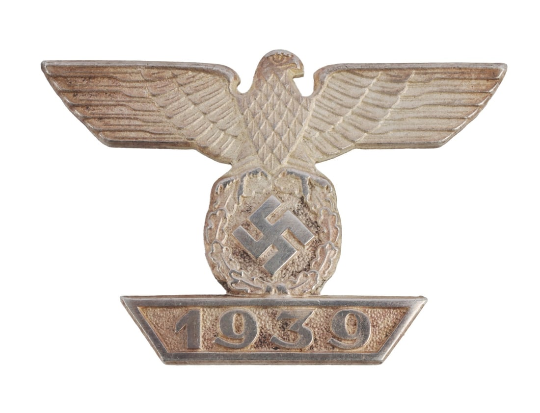 WWII GERMAN REICH IRON CROSS 1939 SPANGE: 1939 First Class Iron Cross spange. Marked L11 on pin. It measures 1 1/8 X 1 3/4 inches. Nickel construction with silver wash. This lot has a reserve.