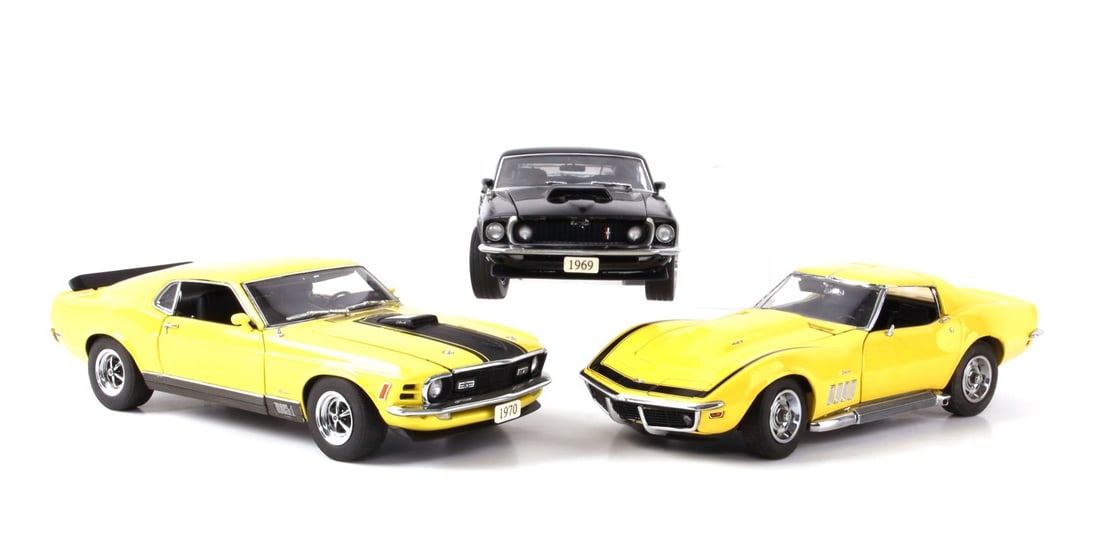 SET OF THREE DIE CAST MUSCLE CAR MODELS (1 of 9)