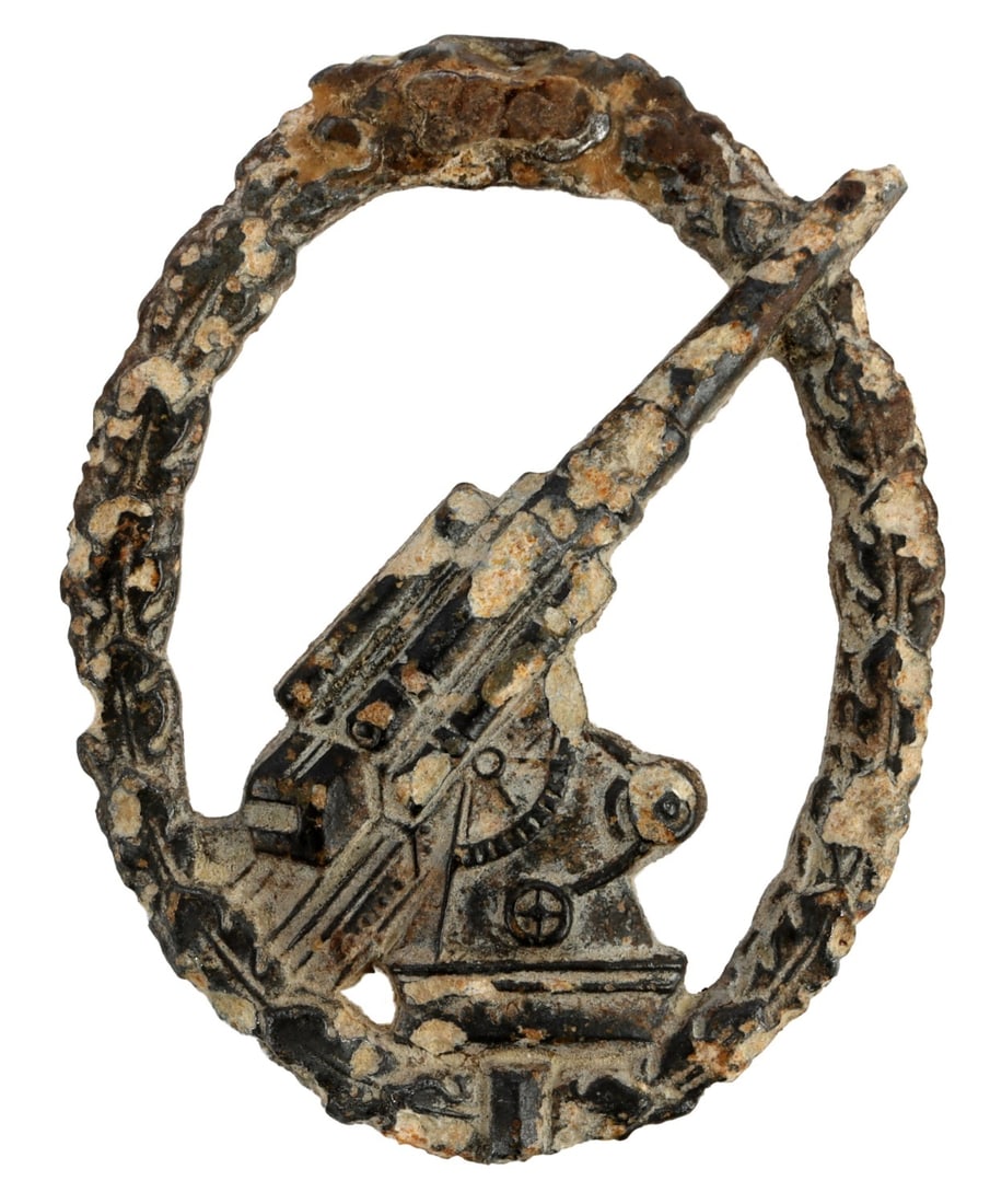 WWII GERMAN LUFTWAFFE FLAK BADGE GROUND-DUG: Reverse has maker's mark of E. Ferdinand Wiedmann, Frankfurt.