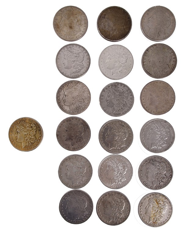 US Morgan Silver Dollars Roll of 20: Dates include 1880, 1881, 1882, 1883, 1884, 1885, 1887,1889, 1892, 1921. This lot has a reserve.