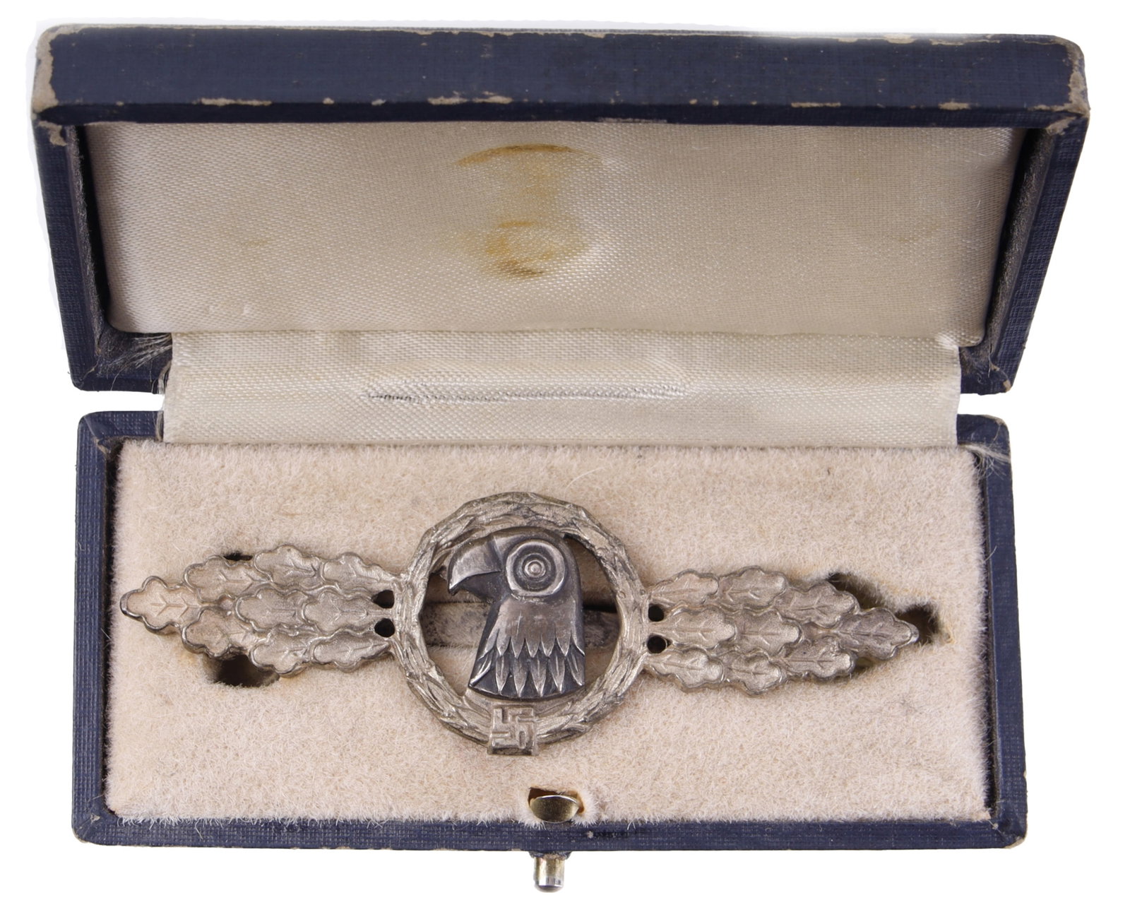 Cased Luftwaffe Reconnaissance Clasp in Silver (1 of 4)
