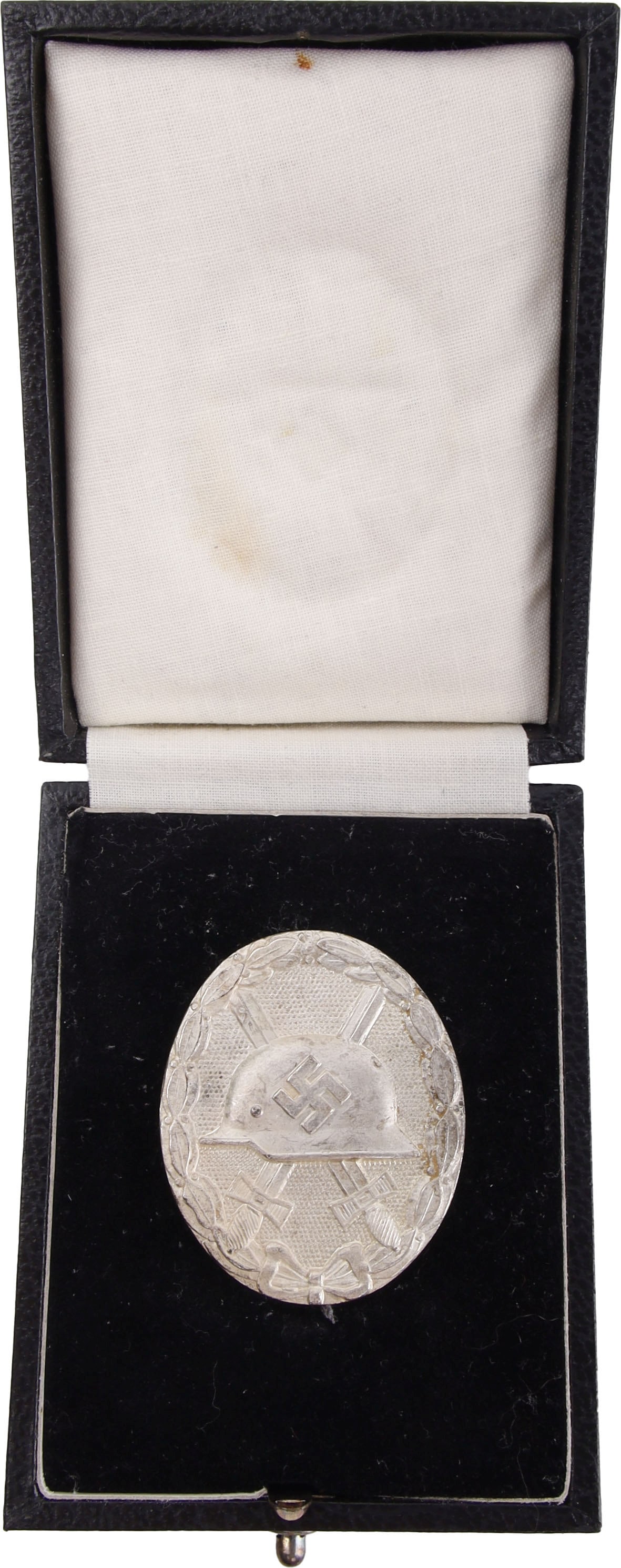 Cased Wound Badge in Silver Wide Pin 30: Cased WWII German Wound Badge in Silver. Reverse marked "30" and has wide vertical pin. Gross weight 38.5 grams.