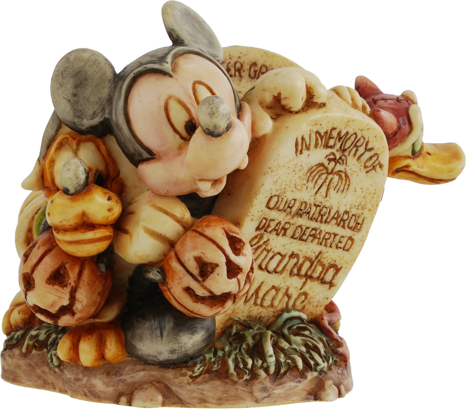 Harmony Kingdom 999 Happy Haunts Figurine Disney: A 2003 limited edition resin box figurine titled 'Happy Haunts 999' by Harmony Kingdom (Model WDWHM). Sculpted by Robert King, the piece belongs to the Disney Exclusive collection and was issued as