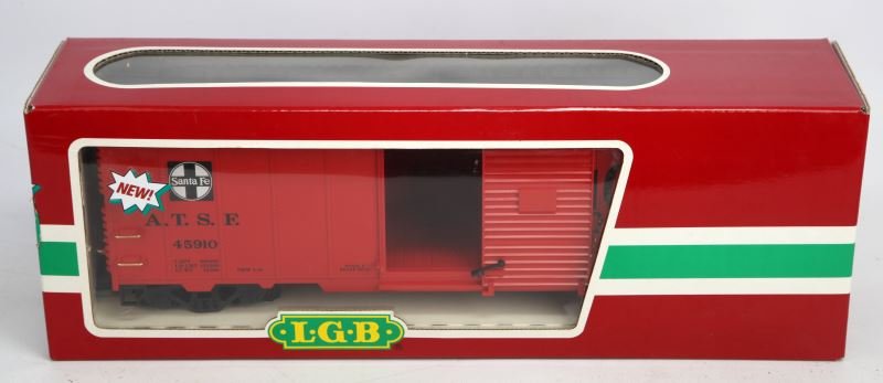 1 LGB QUEEN MARY SERIES SANTA FE BOXCAR TRAINS: 1 Lehmann, Gross, & Bahn Queen Mary Series red boxcar trains. Item numbers 45910, in original box. Made in Germany. Excellent condition.