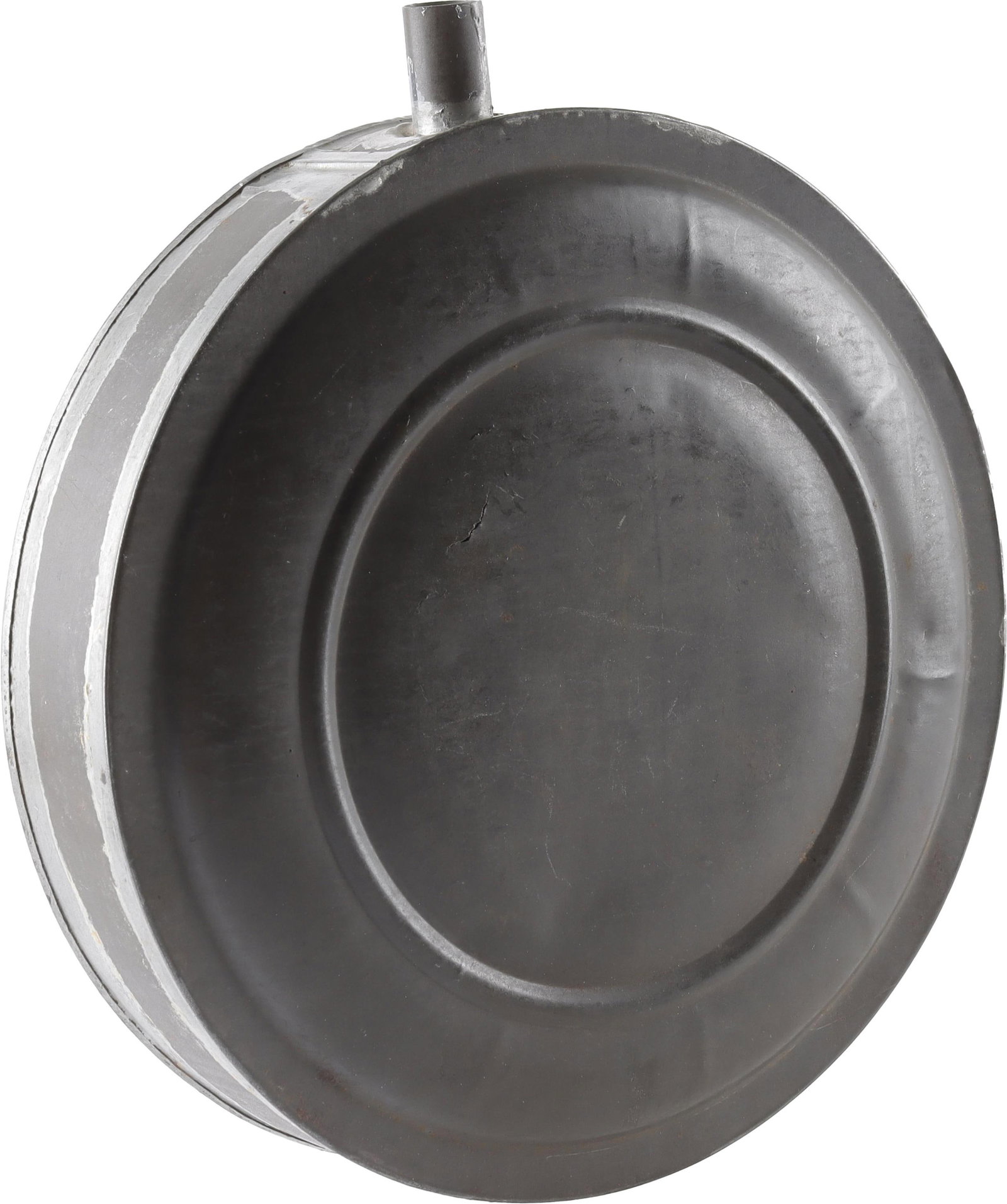 Tin Drum Canteen from the American Civil War: A tin drum canteen from the American Civil War. No evidence as to maker or for which side it could have been used. 7 inch diameter, 1.75 inch thickness. Origin: Civil War & Indian Wars