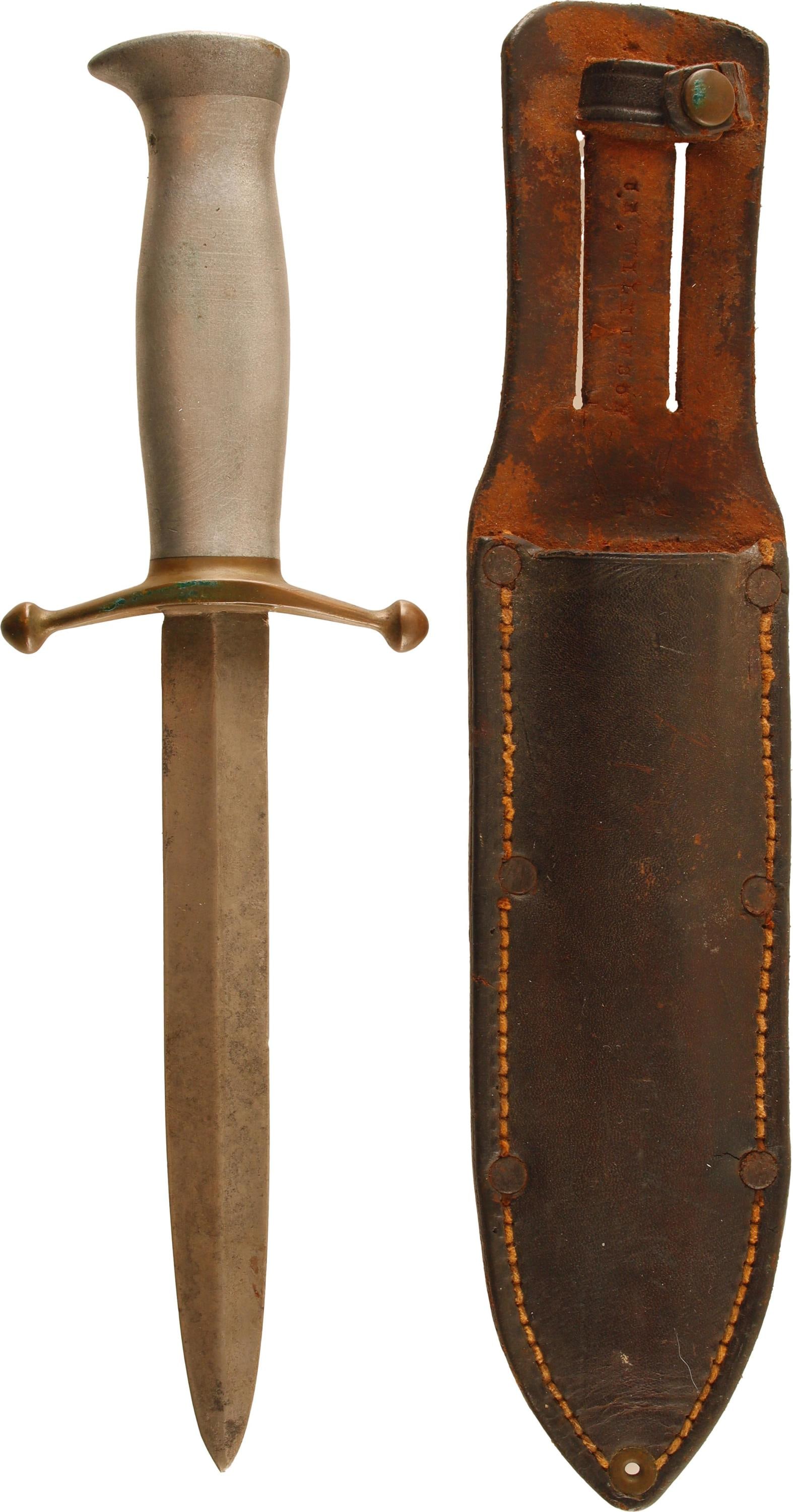 WWII Theater Made Fighting Knife (1 of 10)