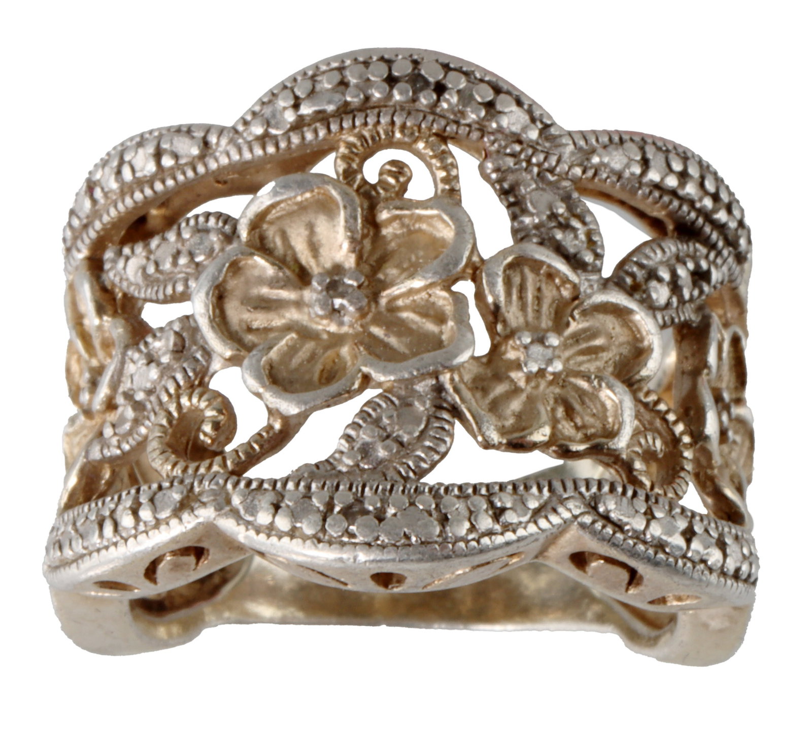 Vintage Sterling Silver Ring with Petunia Flowers: A marked, Chinese Sterling silver ring featuring a petunia flower motif and scalloped edges. Ring size 6 1/2; measures approximately 5/8" at widest point. Weighs 7.7 grams. | This lot has a reserve.