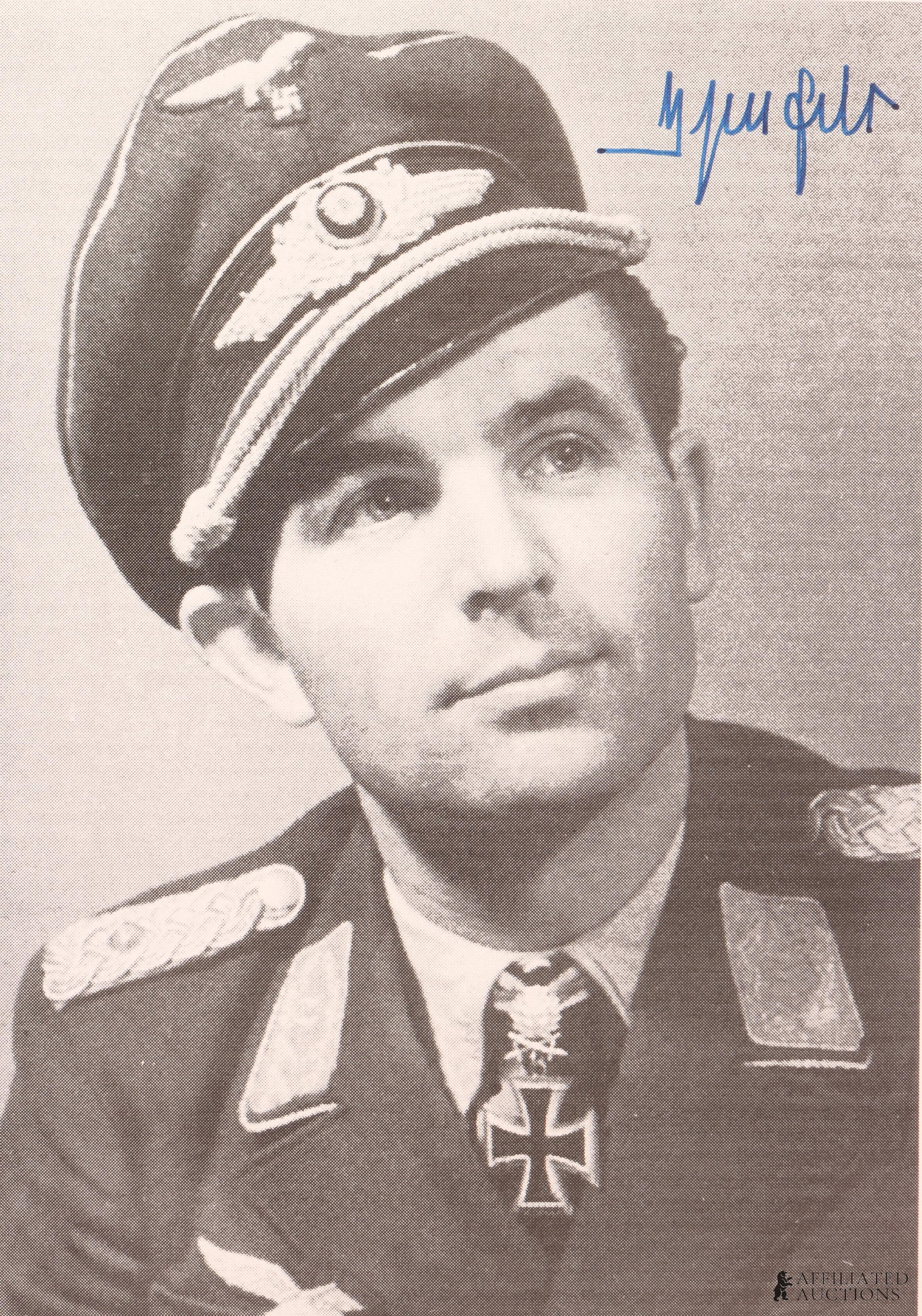 WWII German Fighter Ace Herbert Ihlefeld Autograph: A signed image of Herbert Ihlefeld, a noted Luftwaffe fighter ace of the Second World War. He was awarded the Knights Cross of the Iron Cross with Oak Leaves and Swords.
