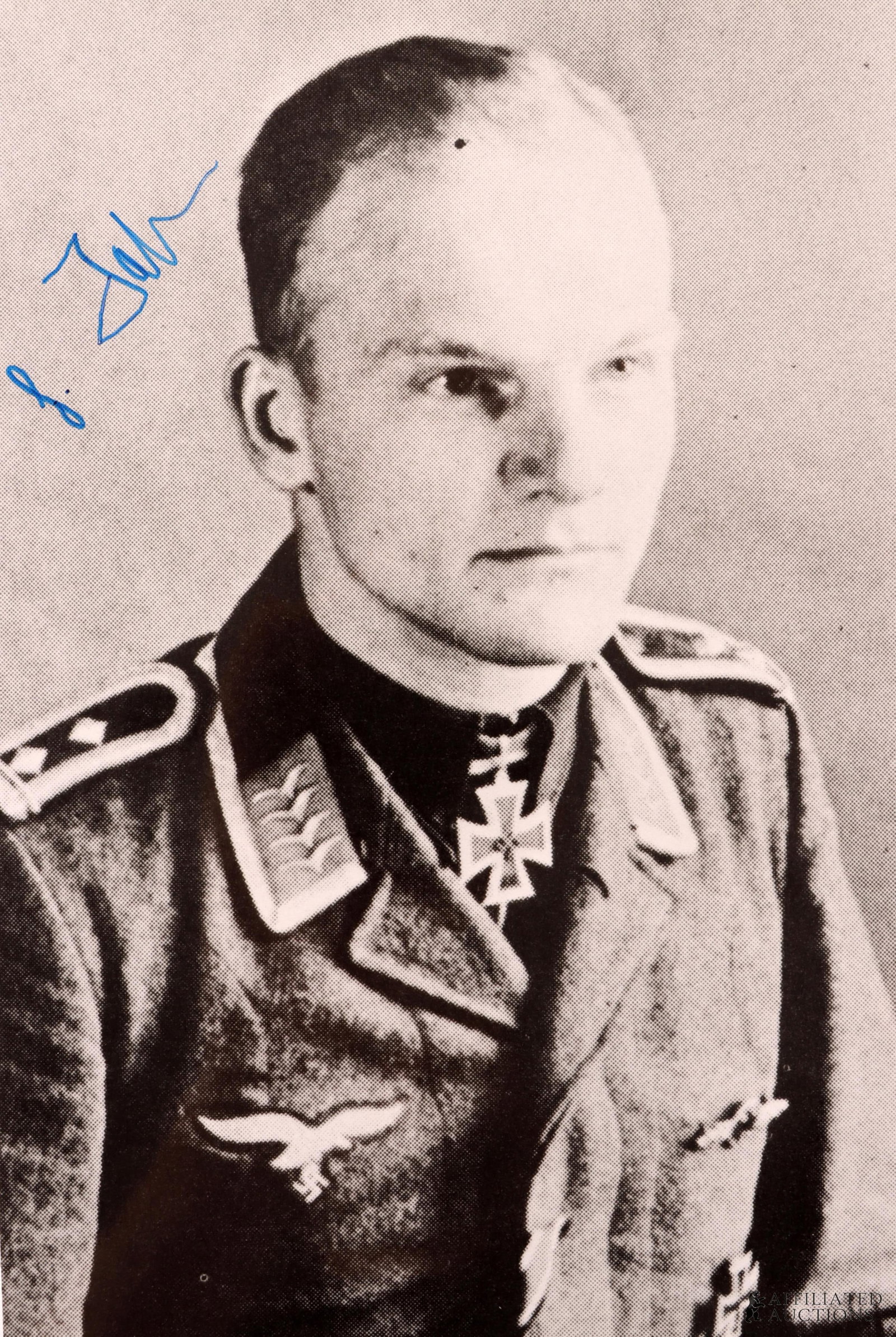 WWII German Fighter Ace Gunther Josten Autograph: A signed image of Gunther Josten, a noted Luftwaffe fighter ace of the Second World War. He was awarded the Knights Cross of the Iron Cross with Oak Leaves.