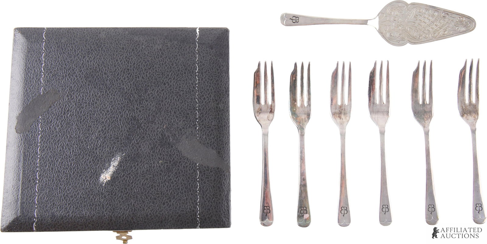 Eva Braun Monogrammed Cake Serving Set Lot 7 (1 of 3)