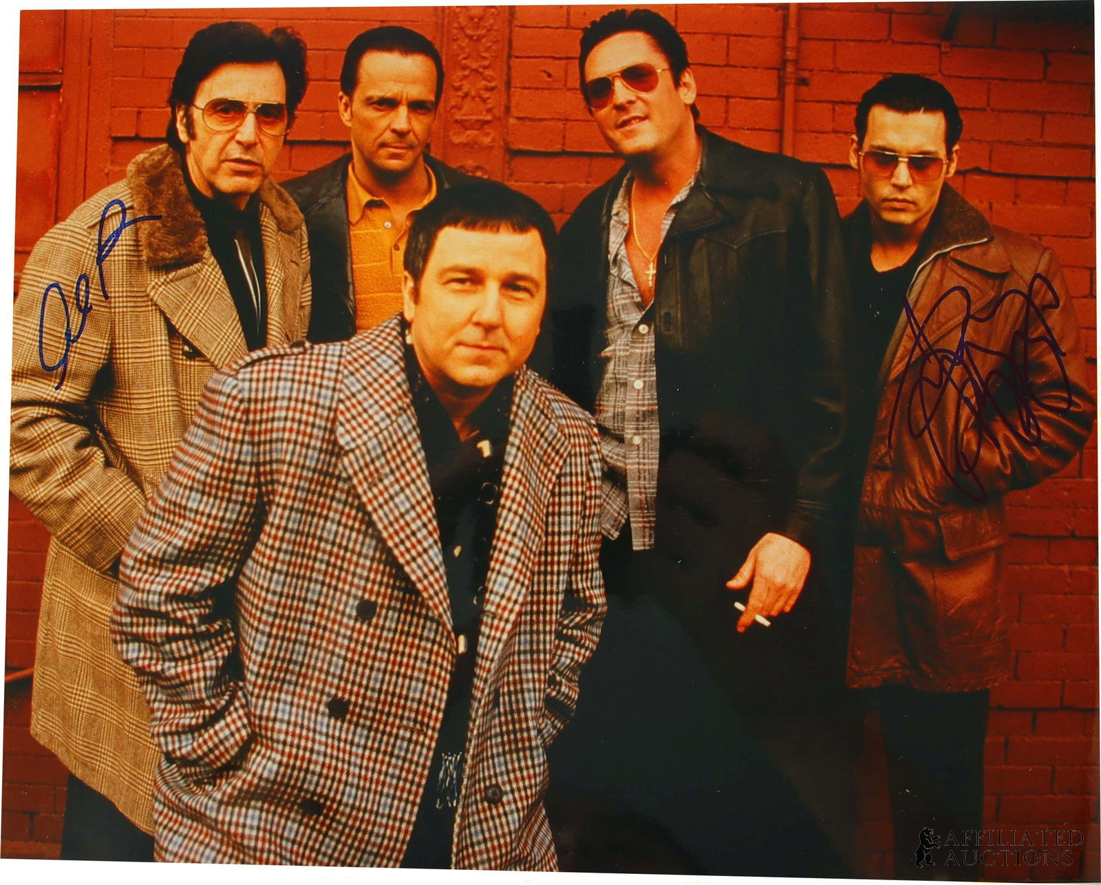 Al Pacino Johnny Depp Autograph Donnie Brasco: An autographed photograph from the acclaimed 1997 crime drama Donnie Brasco, hand-signed by co-stars Johnny Depp (Joseph D. Pistone / Donnie Brasco) and Al Pacino (Benjamin "Lefty" Ruggiero). Signatur
