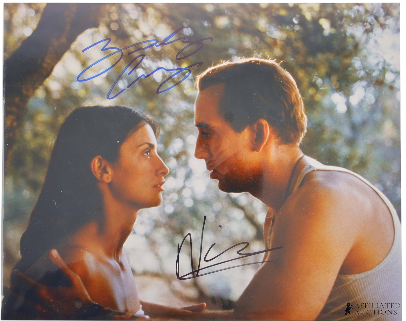 Nicolas Cage Penelope Cruz Autograph Captain: An autographed photograph featuring lead stars Nicolas Cage and Pen?lope Cruz from the 2001 romantic war drama Captain Corelli's Mandolin, hand-signed by both actors. Signatures acquired in person thr