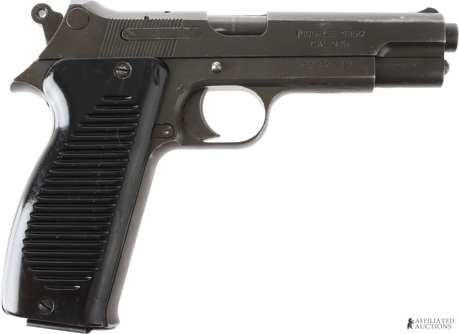 French MAC Modele 1950 9mm Luger Pistol w/ 3 Mags: French military surplus MAC/MAS Model 1950 semi-automatic pistol. Includes holster, cleaning rod, manual and three (3) 8-round magazines. Barrel length 4.5 inches. Steel frame with Bakelite grips. FFL