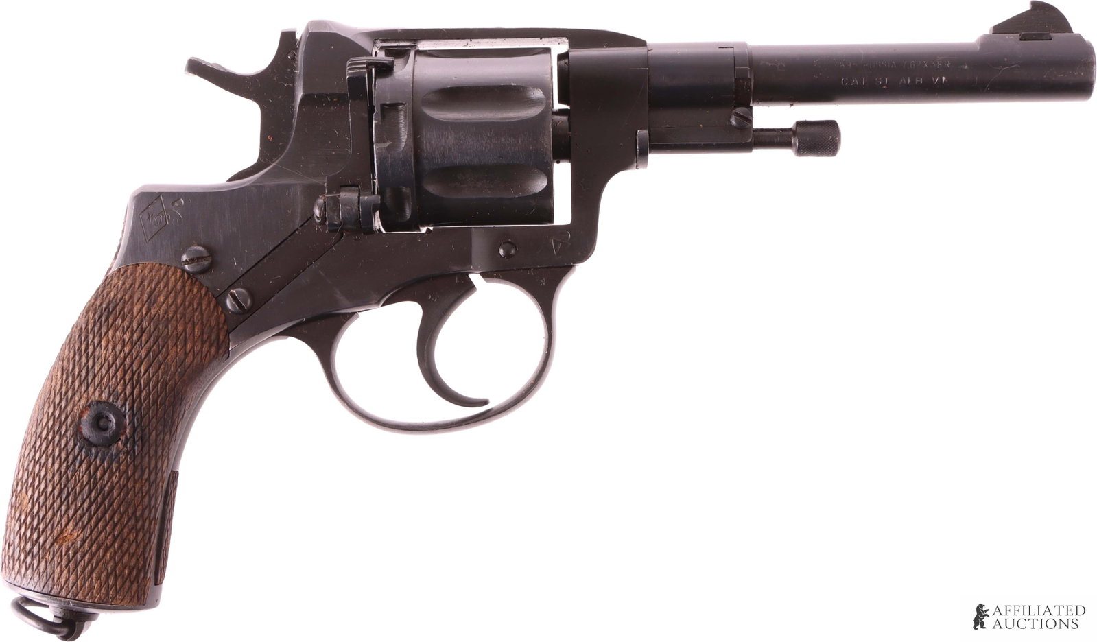 WWII Russian M1895 Nagant Revolver Tula 1932 (1 of 8)