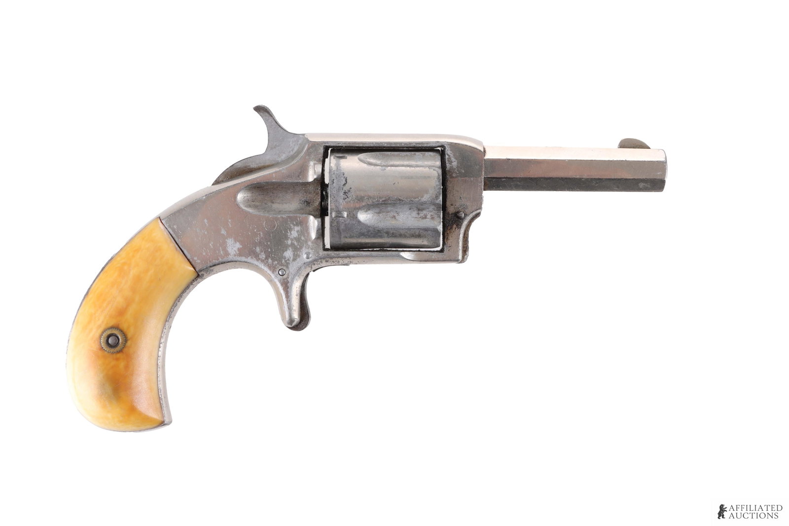 Harrington & Richardson Victor 2 1/2 .32 Revolver (1 of 4)