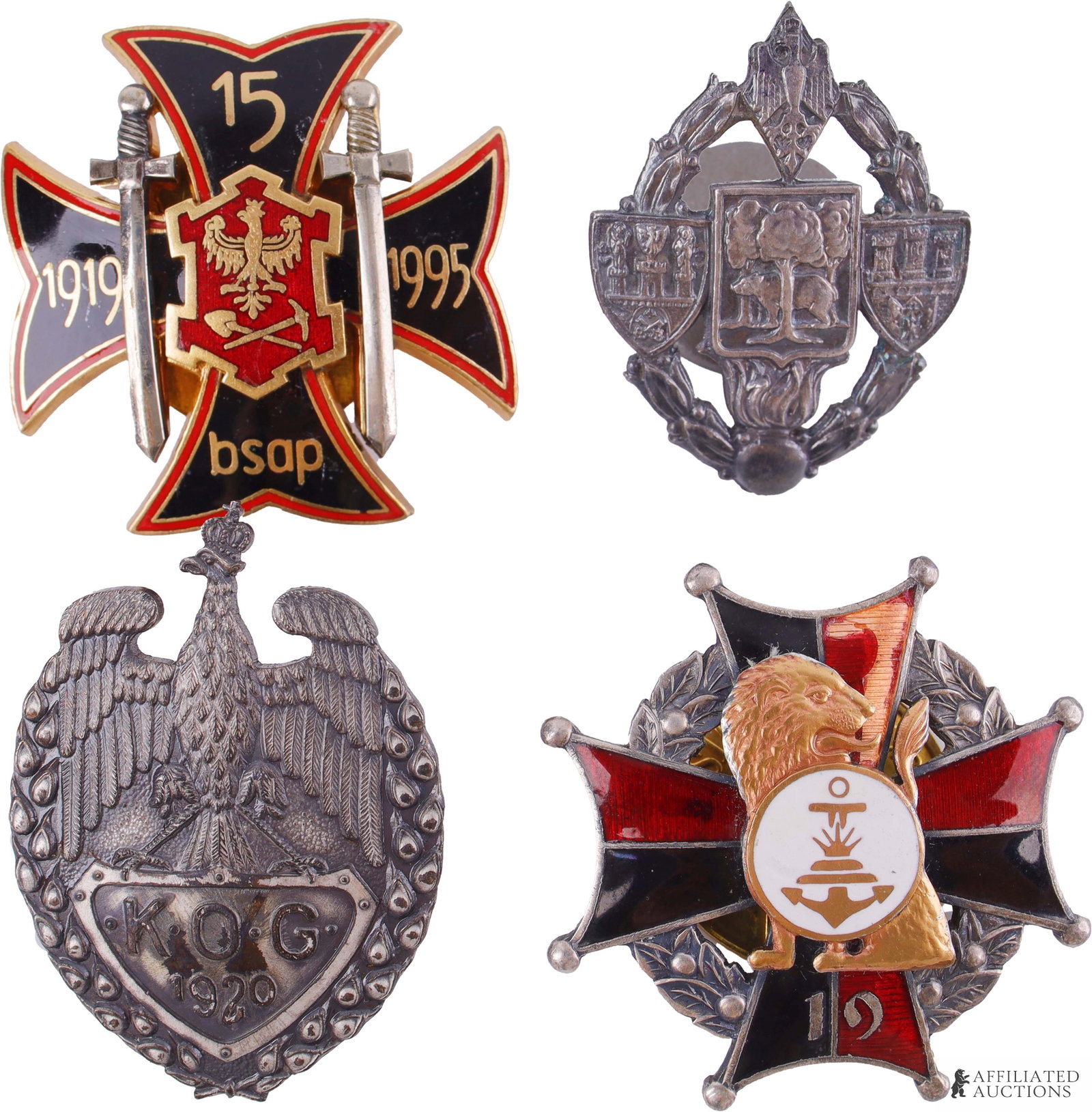 VTG Polish Military Screwback Pins Lot of 4 Badges: A lot of four vintage Polish military screwback pin badges. Includes 1) a 15th Sappers Battalion badge, 2) a 19th Sappers Battalion badge, 3) a 2nd Heavy Artillery Regiment badge, and 4) a 1920 badge 