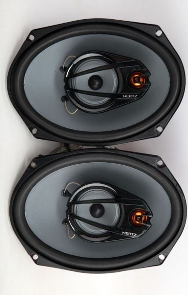 DCX 690 HERTZ 6X9 3-WAY SPEAKERS 180W 4OHM: Condition is used, light visible wear; overall in very good condition.