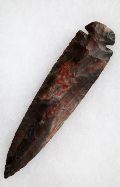 6" OHIO DOVETAIL ARROWHEAD: Well crafted black and pink chert.