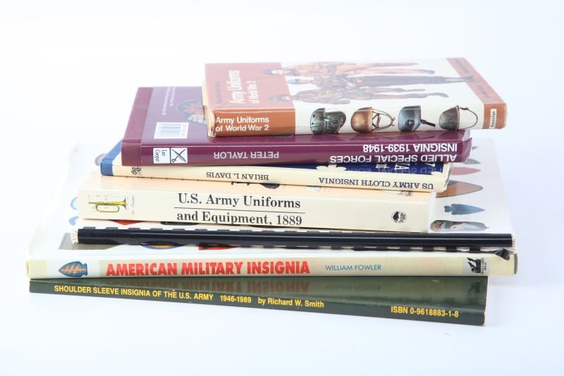 GROUPING OF US ARMY INSGNIA REFERENCE BOOKS: Consisting of Army Uniforms of World War 2 by Andrew Mollo and Malcolm McGregor, US Army Cloth Insignia 1941 to the Present by Brian L. Davis, ISBN 0-85368-850-8, U.S. Military Shoulder Patches United