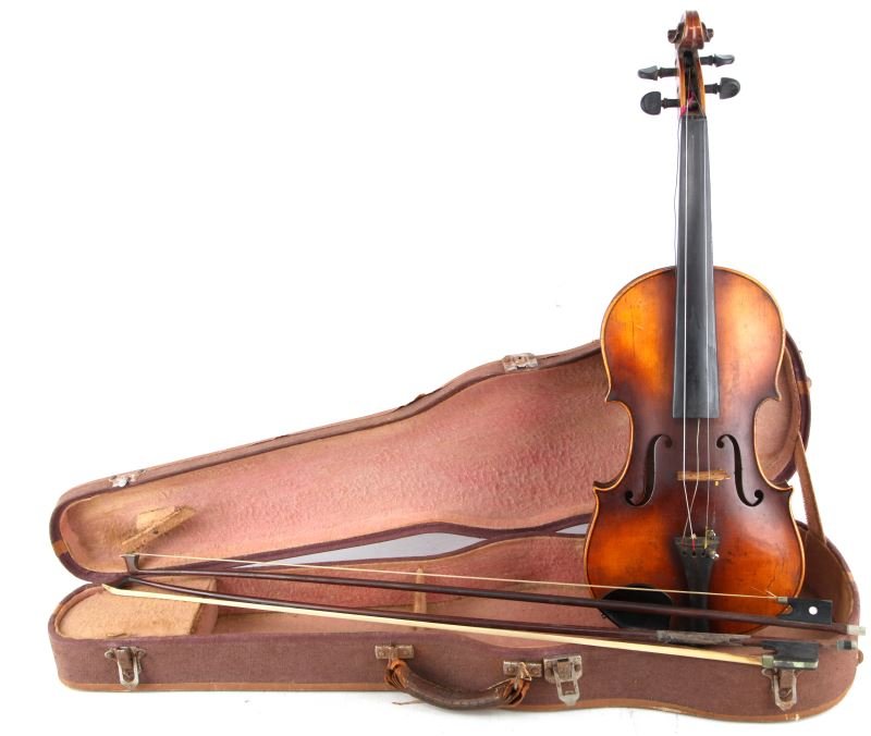 VINTAGE STRADIVARIUS VIOLIN COPY W/CASE AND BOW: German made violin, copy of Sradivarius full size 36cm back.Spruce top, walnut back and sides, ebony fret-board and tailpiece, plastic chin rest. Comes with older case and bow.In good condition; needs