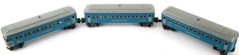 VINTAGE LIONEL 1942 GREY/BLUE 3 CAR PASSENGER LOT: Lot of three 1942 Lionel trains consisting of 2 1630 Pullmans and one 1631 Observation. All cars have a grey roof, windows and undercarriage. All cars are used and have some scratches and minor tarnis