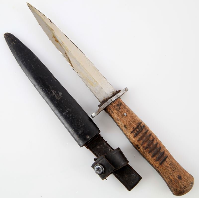 WWI / WWII GERMAN TRENCH KNIFE WITH SCABBARD