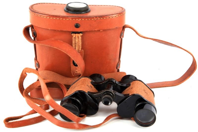 BAUSCH LOMB WWI US ARMY BINOCULARS W COMPASS CASE: Very good near excellent condition, compass points north on leather case, 6x30 power optics, clear field of vision, stamped U.S. Army Signal Corp.