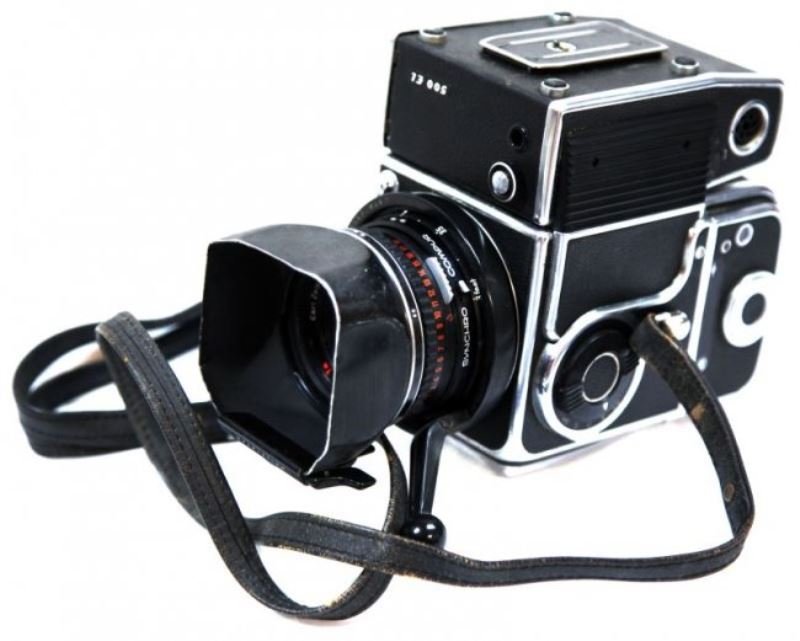 VINTAGE HASSELBLAD 500 EL WITH ZEISS 80MM PLANAR: Owned and used by Gordon Spottswood, the first forensic photographer for the State of Florida, this Hasselblad 500EL body with waist level viewfinder is in good shape, but obviously used professionall