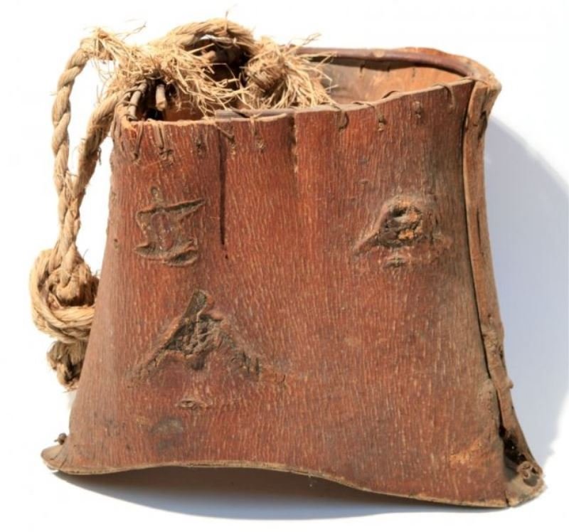 1830-1850's SENECA BIRCH BARK BAG: Handmade birch bark bag circa 1830 -1850's. Bag has the initial F and an illegible initial thought to have been carved into the tree prior to harvesting to make the bag. Bag measures at 13 by 16 inche