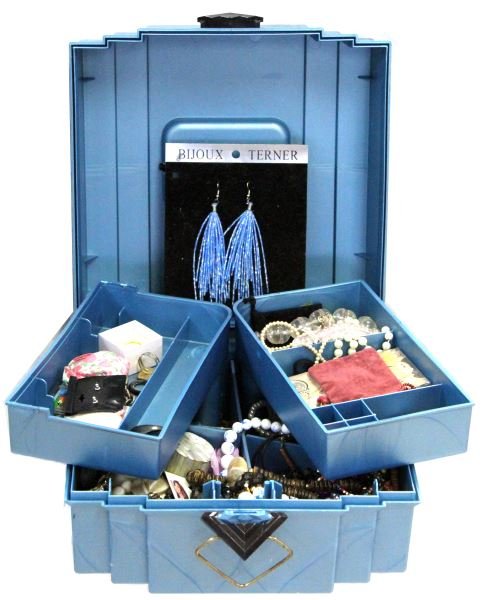 JEWELRY BOX FULL OF MISCELLANEOUS COSTUME JEWELRY: Over eight pounds (including case) of miscellaneous costume jewelry. Mixed items include necklaces, bracelets, earrings and other assorted items.