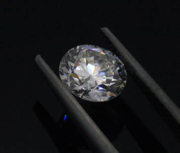 LOOSE GEM QUALITY 1.32CT ROUND DIAMOND F/VS2: One round brilliant cut diamond, 7.1 x 4.2mm, weighing 1.32cts, graded F-G/VS2, with good make (a few facet lines do not. meet from pavilion to crown, one natural on girdle) This is a very pretty ston