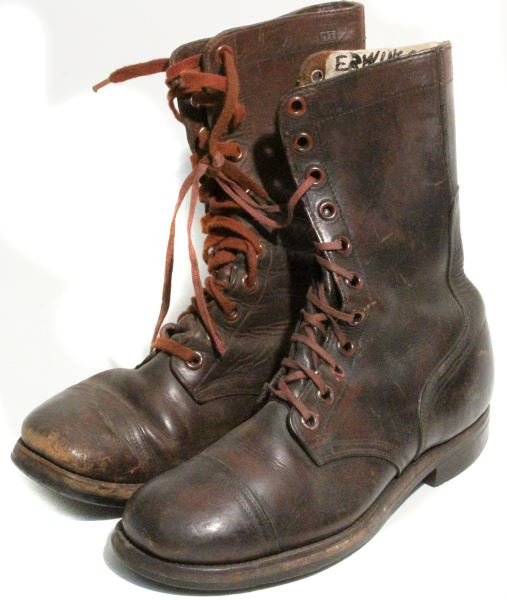 WWII US MILITARY COMBAT BROWN BOOTS NAMED SIZE 9.5: Size approximately about 9.5D , soles of the boots are different but appears to be the same boots, named to Ervine Zee in good condition.