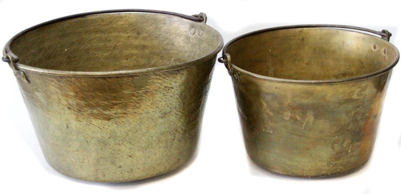 2 LATE 19TH C. BRASS APPLE BUCKETS W IRON HANDLE: Pair of late 19th Century brass apple buckets with forged iron handles. One appears to be spun brass. One measures 16 inches in diameter and 10 inches tall and one measures 13 inches in diameter and 9