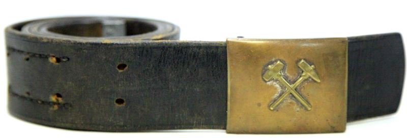 WWII ERA SOVIET RUSSIA USSR MINER BELT AND BUCKLE: Crossed hammer belt and buckle, belt and buckle devoid of stamps or marks. This lot has a reserve.