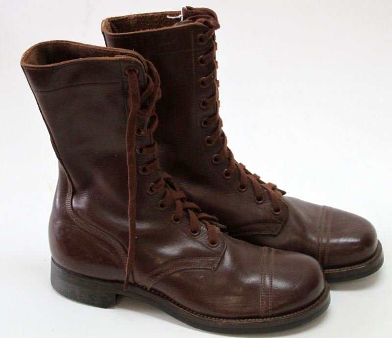 RARE WWII AIRBORNE ENDICOTT JOHNSON JUMP BOOTS: Unissued, never worn size 9 1/2, brown jump boots, excellent wearable condition.