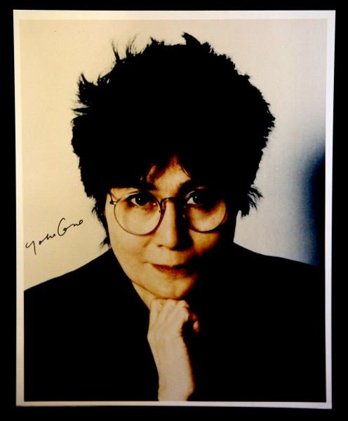 PHOTOGRAPH OF YOKO ONO SIGNED "YOKO ONO": No certificate of authenticity present with photograph. Overall in very good condiiton.