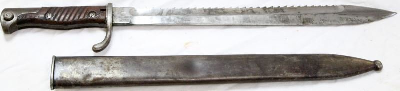 WWI 1914 SWISS BUTCHER BLADE SCHMIDT RUBIN BAYONET: Very good condition with scabbard Waffenfabrik Mauser stamped.