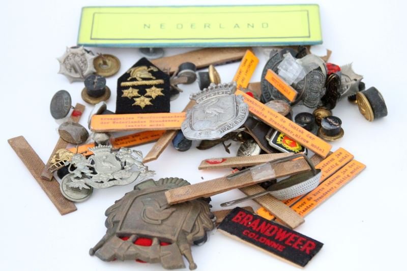 BELGIAN POLICE BUTTON LOT EARLY & MID 20TH CENTURY: Belgian police button lot of 38, early to mid 20th century. Great collector's lot of brass and chrome buttons, some older, many with Royal Crown and older pre-war crown, lion rampant, fire, and oak le