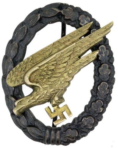 WWII GERMAN FALLSCHIRMER PARATROOPER BADGE: Luftwaffe badge, narrow flat ended wire pin with quality barrel hinge, reverse of eagle is stamped BSW within shamrock cartouche, well constructed deemed authentic according to terms.